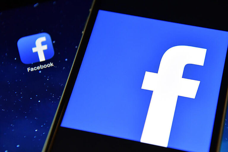 You can tell if someone is SPYING on your Facebook in seconds – and how to stop them