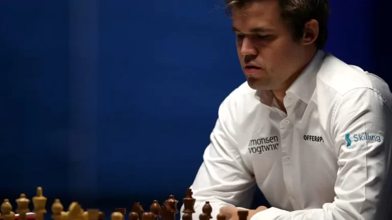 Magnus Carlsen and Hans Niemann: Chess champion accuses opponent of cheating